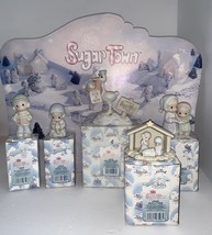Precious Moments Sugar Town Collector&#39;s Set of 5 Figurines And Displayed Board - £38.66 GBP