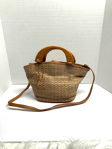 Fossil Vintage Wicker Weave Crossbody Wooden Handles #78082 Bucket Purse Handbag - £31.57 GBP