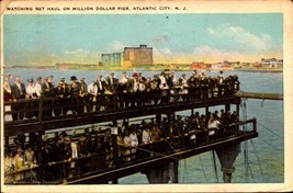 Vintage Postcard - 1923-WATCHING Net Haul On Million Dollar Pier - £3.16 GBP