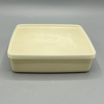Vintage Tupperware #670 Square Sandwich Container Light Yellow/Off-White - £4.72 GBP