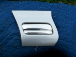1998 CADILLAC SEDAN DEVILLE LEFT FRONT FENDER TRIM MOLDING OEM USED SILVER - $50.48