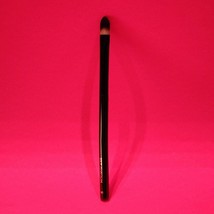 Hourglass No. 5 Concealer Brush - $334.07 MXN