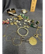 Pretty Vintage Jewelry Lot Romantic Faux Pearl Clip On Earrings Talking ... - £15.53 GBP