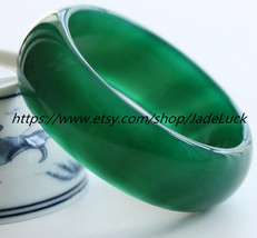 Free shipping ---Genuine hand-carved natural green agate bracelet diameter 56 mm - £29.47 GBP