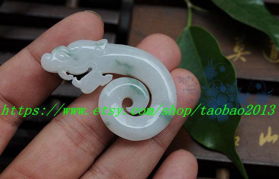 Natural green jadeite jade , hand-carved ancient Chinese dragon pendant - £19.01 GBP
