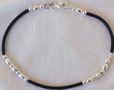 Trendy cauciu and silver bracelet