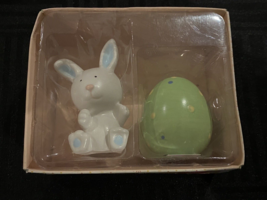 Vintage Russ Berrie Easter Bunny and egg salt and pepper shakers stonewa... - $10.00