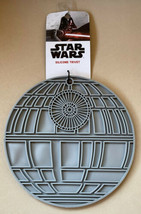 Disney&#39;s Star Wars Gray Silicone Trivet Hot Pad Death Star 7.5&quot; X 7.5&quot; Nwt - £12.57 GBP