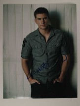 Liam Hemsworth Signed Autographed Glossy 11x14 Photo - £70.76 GBP