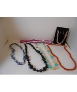 LOT OF 6 VINTAGE PLASTIC BEAD NECKLACES - $19.19 CAD