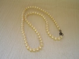 Estate Dainty Handknotted Faux Creamy White Pearl Bead Necklace – 17.5 inches - £6.86 GBP