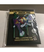 2020 Wondercon Mistah G &amp; Harley K Variant RainbowPin (50 limited) - €23,30 EUR