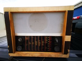 VINTAGE TUBE MURPHY RADIO RECEIVER FOR PARTS OR RESTORATION ONLY AS IS READ - £245.16 GBP