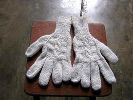 White alpaca wool hand gloves,very soft  - £10.16 GBP