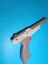 Nintendo NES Grey Light Zapper Gun Duck Hunt - £19.35 GBP