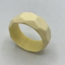 Honeycomb Hex Pattern Off-White Molded Lucite Thick Chunky Bangle Bracelet Vntge - £8.25 GBP