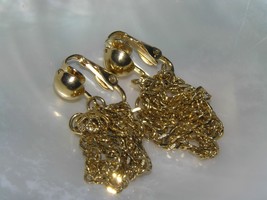 Estate Small Goldtone Button Top with Mesh Multistrand Chain Dangle Clip Earring - £7.49 GBP