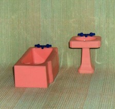 Renwal   Pink Tub and Pink Pedestal Sink  Hard Plastic  Dollhouse Furniture - £10.88 GBP