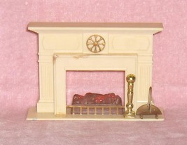 Marx  Fireplace Plastic Dollhouse Furniture Vintage - £13.59 GBP