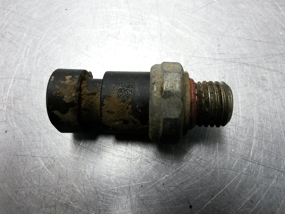 Engine Oil Pressure Sensor For 08-10 Hummer H3  3.7 12611588 - $20.74