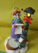 Hallmark Maxine Crabby Caroler 2005 Christmas Light Up Musical Ornament QLX7592 - £14.23 GBP