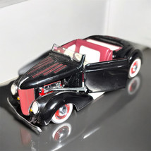 Danbury Mint 1936 Ford Deluxe Cabriolet Hot Rod Custom Black 1:24 Scale - $99.00