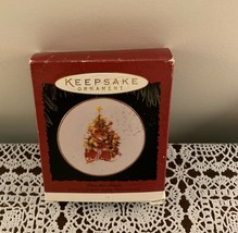 Hallmark Keepsake Ornament Vintage 1995 Plate Vera Mouse 5 In Boxed Holder Stand - £9.42 GBP