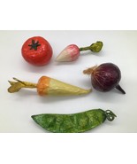 Set of 5 Handmade Papier-Mâché Vegetables Tomato Carrot Pea Onion Radish... - $274.49 MXN