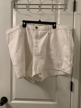 Universal Thread Women&#39;s Plus White Jean Shorts Zip &amp; Button Pockets Siz... - £26.63 GBP