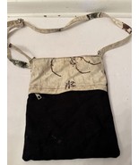 Real Tree Camo Crossbody Purse  - $282.69 MXN