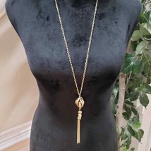 Women&#39;s Gold Tone Chain Link Tassel Art Deco Style Pendant Necklace - £19.75 GBP