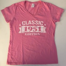Classic 1951 Edition Pink V Neck T-Shirt Size Medium Birthday Shirt Gildan - $186.54 MXN