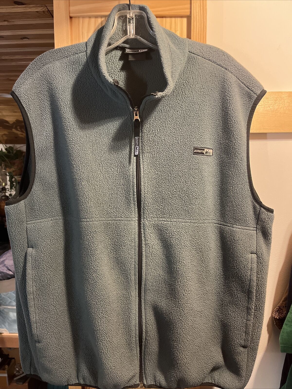 Primary image for REI Men’s XL Forest Green Polartec Full Zip Polyester Sleeveless Vest