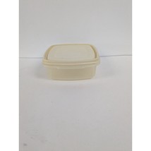 Vintage Rubbermaid 5 Cups #2 Square Container Almond Lid - £10.24 GBP