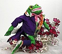  (Y24L3B8) Joelson Industries Plush Frog in Suit Vest Stuffed Animal - £15.70 GBP