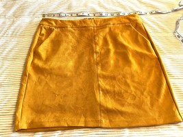 Vero Moda Skirt Womens Size L Gold Faux Suede Mini A-Line Back Zip Washable - £15.98 GBP