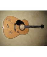 CROSBY STILLS NASH &amp; YOUNG    signed  AUTOGRAPHED  new  GUITAR - $37,263.75 MXN