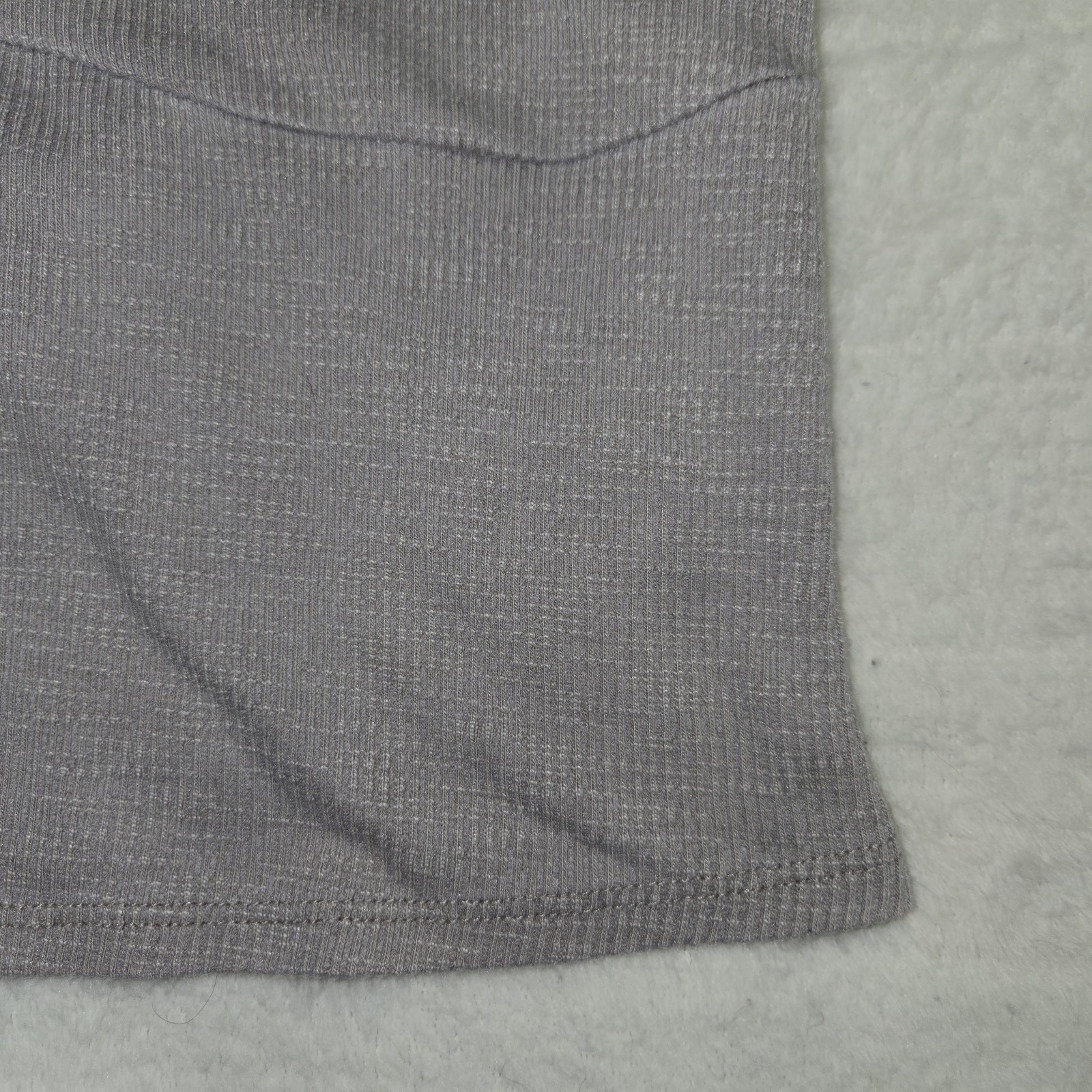 Wild Fable Women's Size M Short Sleeve Ribbed V-Neck T-Shirt Gray Item image 6
