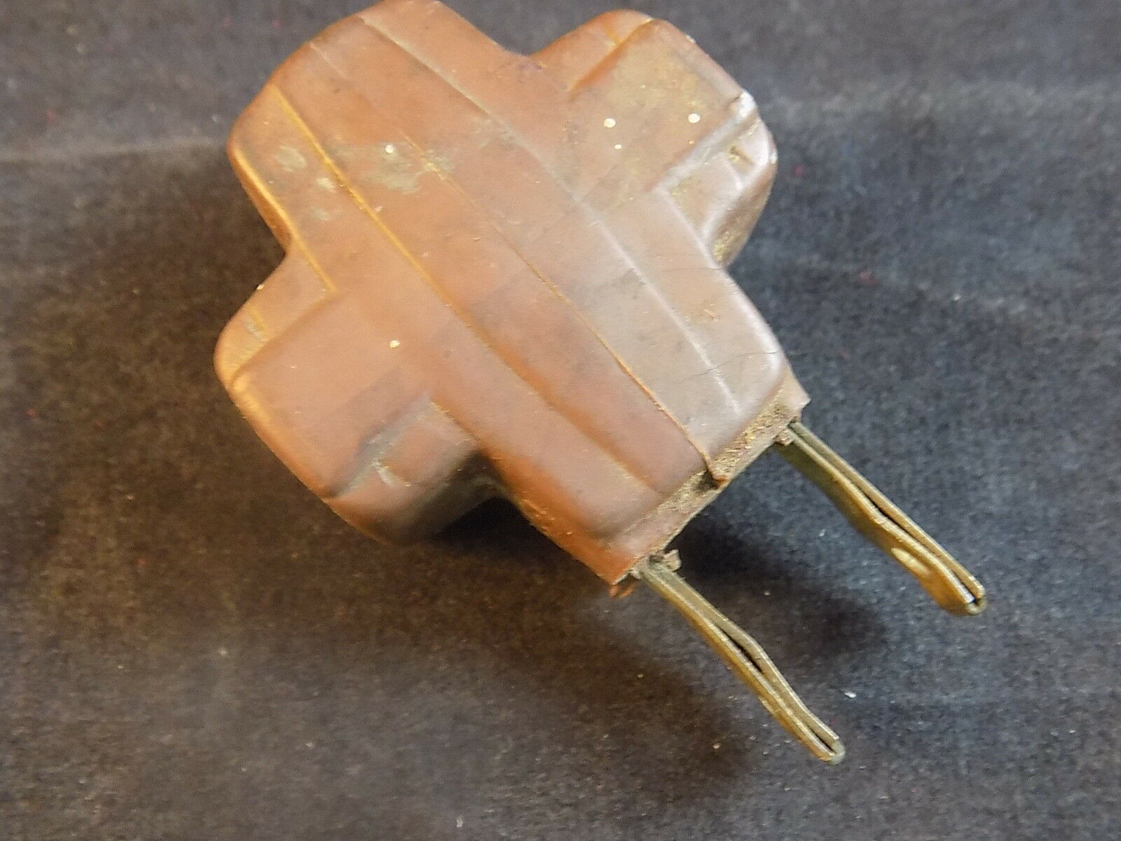 Vintage 3 WAY GEM ELECTRIC ADAPTER 3 Female 1 Male Receptacle 15A-125V U... - $9.45
