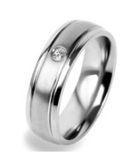 TITANIUM RING WITH CUBIC ZIRCONIA - £19.57 GBP