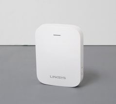 Linksys RE7350 Max-Stream Dual-Band WiFi 6 Range Extender image 2