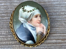 VICTORIAN HAND PAINTED BROOCH PORTRAIT BEAUTIFUL YOUNG GIRL w BONNET - $79.15