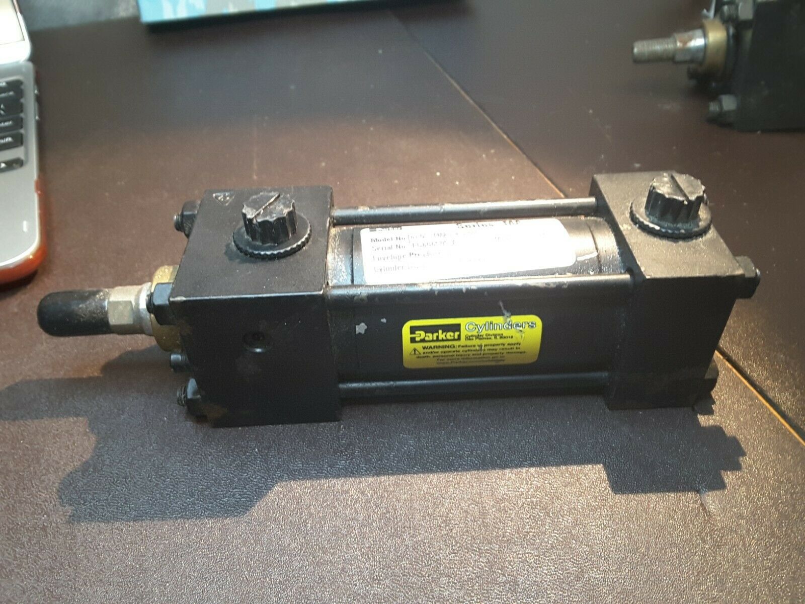 02.00 HMAUS14A  3.000 SERIES  MA 200 PSI PARKER Pneumatic CYLINDER USED $69 - $67.24