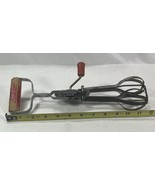 Vintage Retro Egg Beater Red Wood Handle Hand Crank Drill Mixer USA - €7,43 EUR