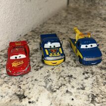 Disney Pixar Cars Piston Cup RACE OFFICIAL TOM TOW TRUCK Lightning McQueen - $14.22