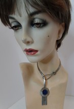 Unbranded Unique Silvertone Pendant Blue Stone Choker Necklace Wear 2 Ways - £34.81 GBP