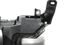 2000-2005 TOYOTA CELICA GT GTS ENGINE BAY RIGHT SIDE ECU BOX LOWER COVER P7042 image 6