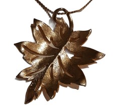 Golden Embossed 2&quot; Leaf Necklace on 22&quot; Chain - £16.05 GBP