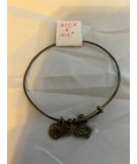 Amazing Alex and Ani Disney Charm Bracelet W/4 Charms Pre-Owned - $421.72 MXN