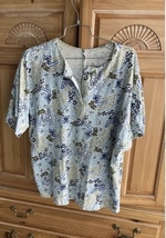 Cherokee Women’s Blue Print Shirt Short Sleeve  Size Large - $24.99